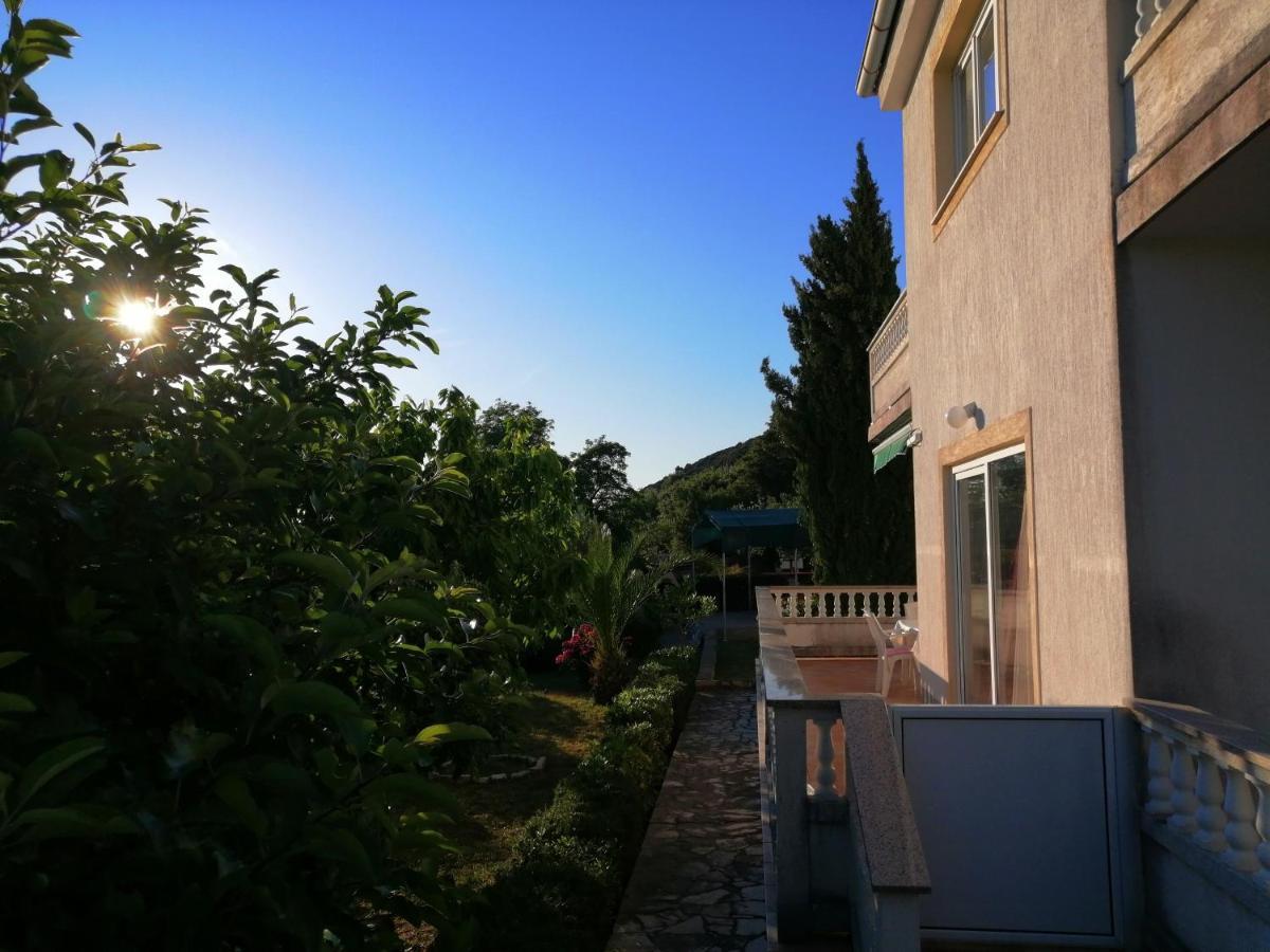 Apartments Fafandjel Rab Town Exterior photo